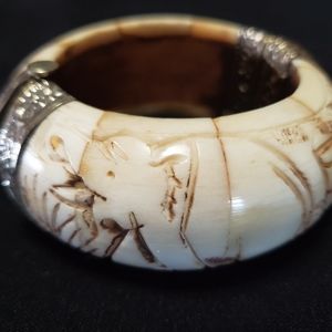 VTG Natural Bone Elephant Bangle Bracelet